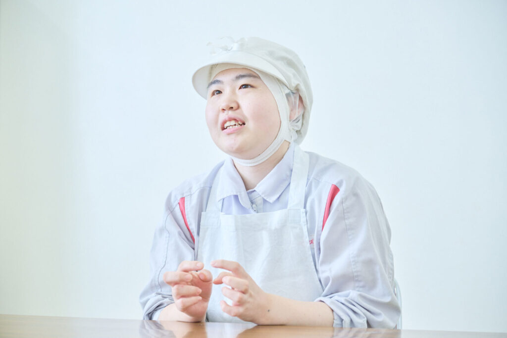 スリーエスフーズのペストリー課成型担当のK.R.さん